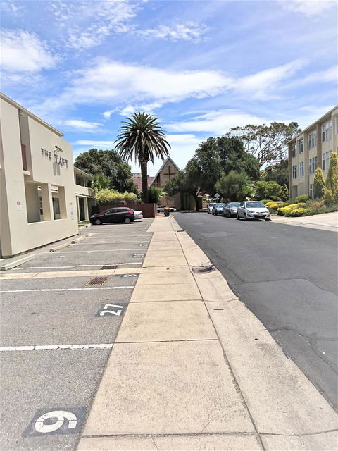 Hi 5 Glenelg Studio Apartment - Sydney 4u 16
