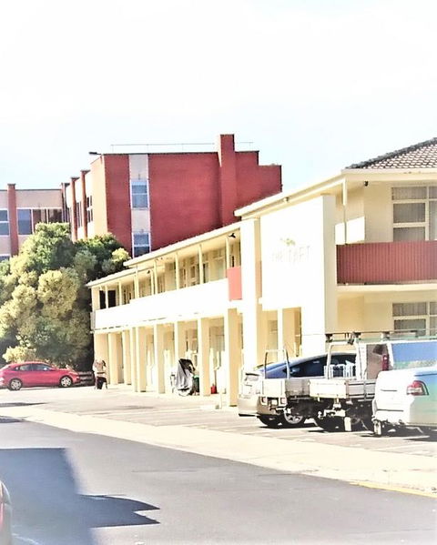 Hi 5 Glenelg Studio Apartment - Sydney 4u 17