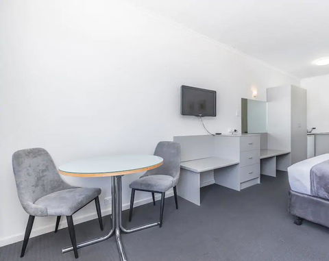 Hi 5 Glenelg Studio Apartment - Sydney 4u 8
