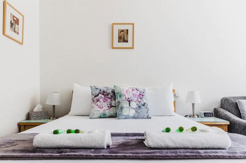 Hi 5 Glenelg Studio Apartment - Sydney 4u 1