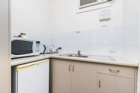 Hi 5 Glenelg Studio Apartment - Sydney 4u 7
