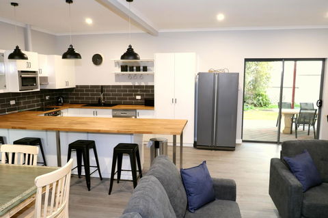 The Purple Door On Seaview - Sydney 4u 4