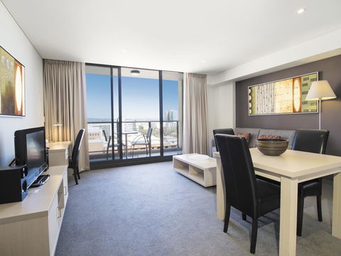 Oaks Adelaide Horizons Suites - Sydney 4u 3