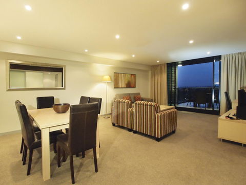 Oaks Adelaide Horizons Suites - Sydney 4u 12