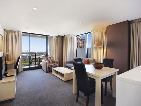 Oaks Adelaide Horizons Suites - Sydney 4u 13