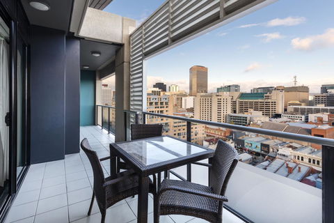 Oaks Adelaide Horizons Suites - Sydney 4u 2