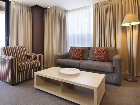 Oaks Adelaide Horizons Suites - Sydney 4u 14