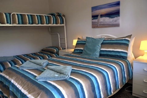 Emu Bay Holiday Homes - Sydney 4u 3