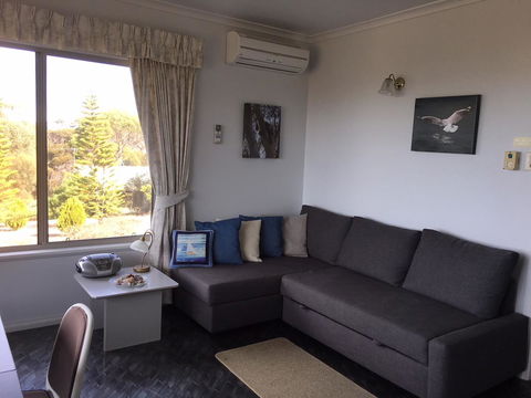 Emu Bay Holiday Homes - Sydney 4u 37