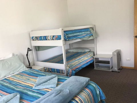 Emu Bay Holiday Homes - Sydney 4u 12