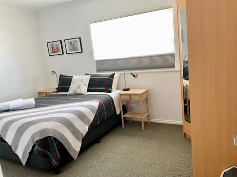 Emu Bay Holiday Homes - Sydney 4u 21