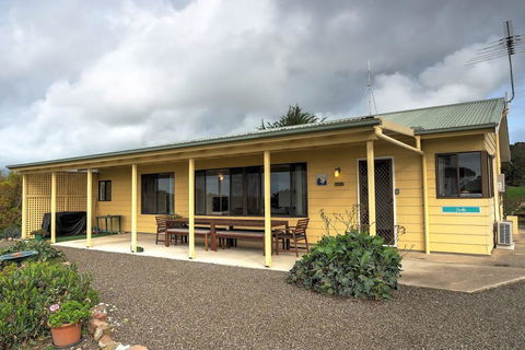 Emu Bay Holiday Homes - Sydney 4u 8