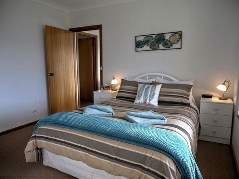 Emu Bay Holiday Homes - Sydney 4u 11