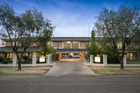 Book North Wagga Accommodation Vacations Sydney 4u Sydney 4u
