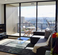 Whitmore SQ - Sydney 4u