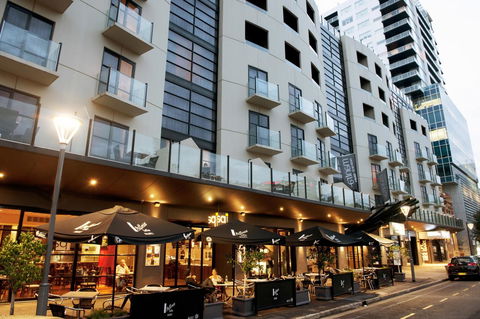Mantra Hindmarsh Square - Sydney 4u 3