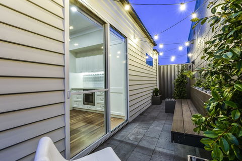 Aloha Central Luxury Apartments - Accommodation Sydney 13
