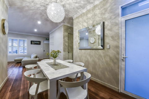 Aloha Central Luxury Apartments - Accommodation Sydney 9