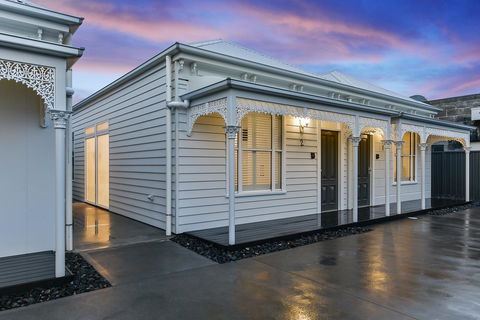 Aloha Central Luxury Apartments - Accommodation Sydney 21