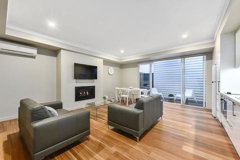 Aloha Central Luxury Apartments - Accommodation Sydney 6