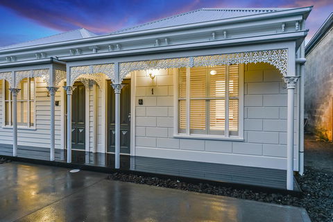 Aloha Central Luxury Apartments - Accommodation Sydney 1