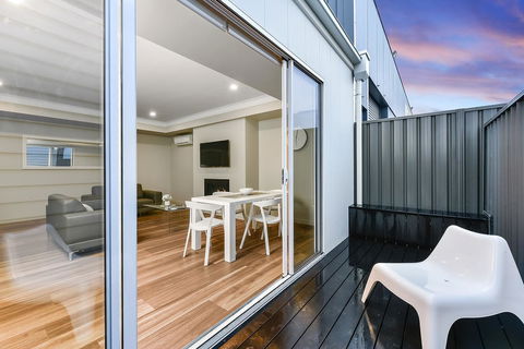 Aloha Central Luxury Apartments - Accommodation Sydney 25