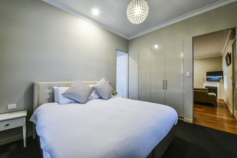 Aloha Central Luxury Apartments - Accommodation Sydney 14