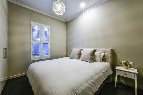 Aloha Central Luxury Apartments - Accommodation Sydney 4