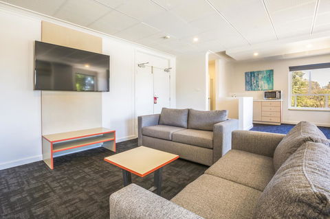 Nightcap At Rose & Crown Hotel - Accommodation Sydney 2