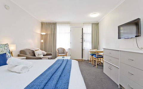 Glenelg Oasis Studios - Sydney 4u 4