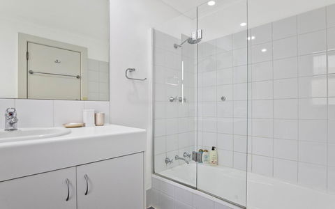Glenelg Oasis Studios - Sydney 4u 11