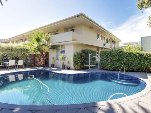 Glenelg Oasis Studios - Sydney 4u 2