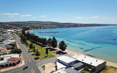 Tasman Beachside Apartment - Sydney 4u 1