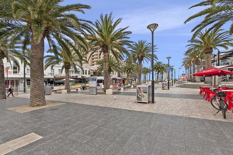 Glenelg Seaside Apartment - Accommodation Sydney 8