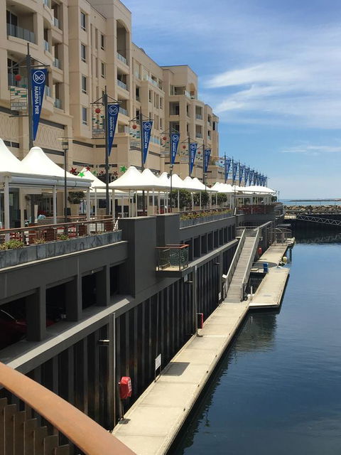 Glenelg Seaside Apartment - Accommodation Sydney 3