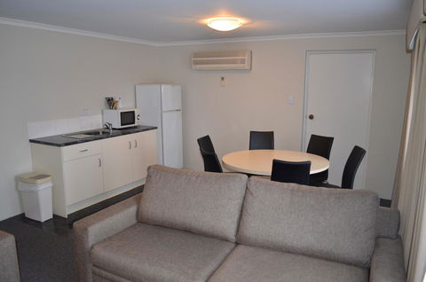 Arkana Motor Inn & Terrace Apartments - Sydney 4u 11