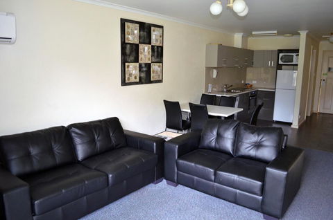 Arkana Motor Inn & Terrace Apartments - Sydney 4u 34