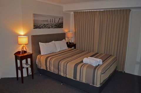 Arkana Motor Inn & Terrace Apartments - Sydney 4u 1