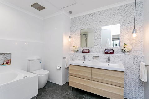 Heart Of Glenelg BnB - Sydney 4u 3