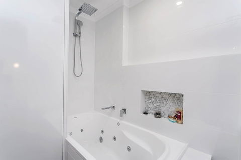 Heart Of Glenelg BnB - Sydney 4u 4