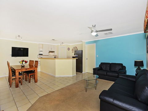 Lakeside - Encounter Bay - Sydney 4u 5