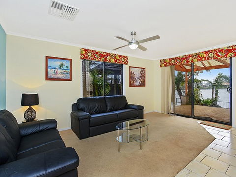 Lakeside - Encounter Bay - Sydney 4u 4