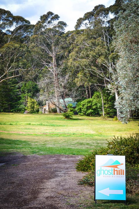 Ghost Hill Road Retreat - Sydney 4u 10