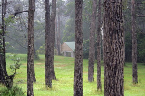 Ghost Hill Road Retreat - Sydney 4u 24
