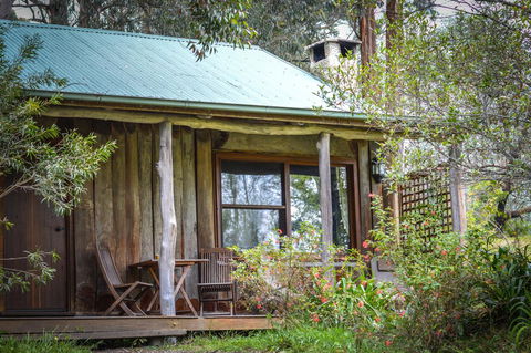 Ghost Hill Road Retreat - Sydney 4u 9