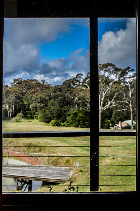 Ghost Hill Road Retreat - Sydney 4u 21