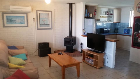 Wallaroo Sunset Home - Sydney 4u 23