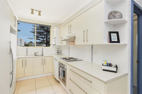 The Dolphins Beachfront Apartments - Sydney 4u 12
