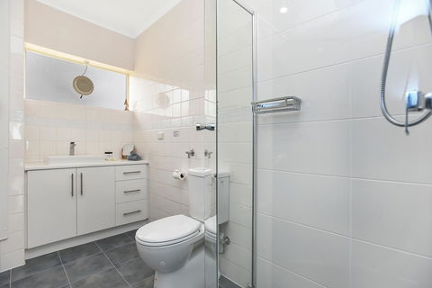 The Dolphins Beachfront Apartments - Sydney 4u 15