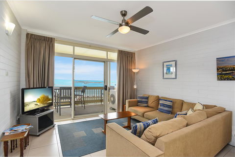 The Dolphins Beachfront Apartments - Sydney 4u 13